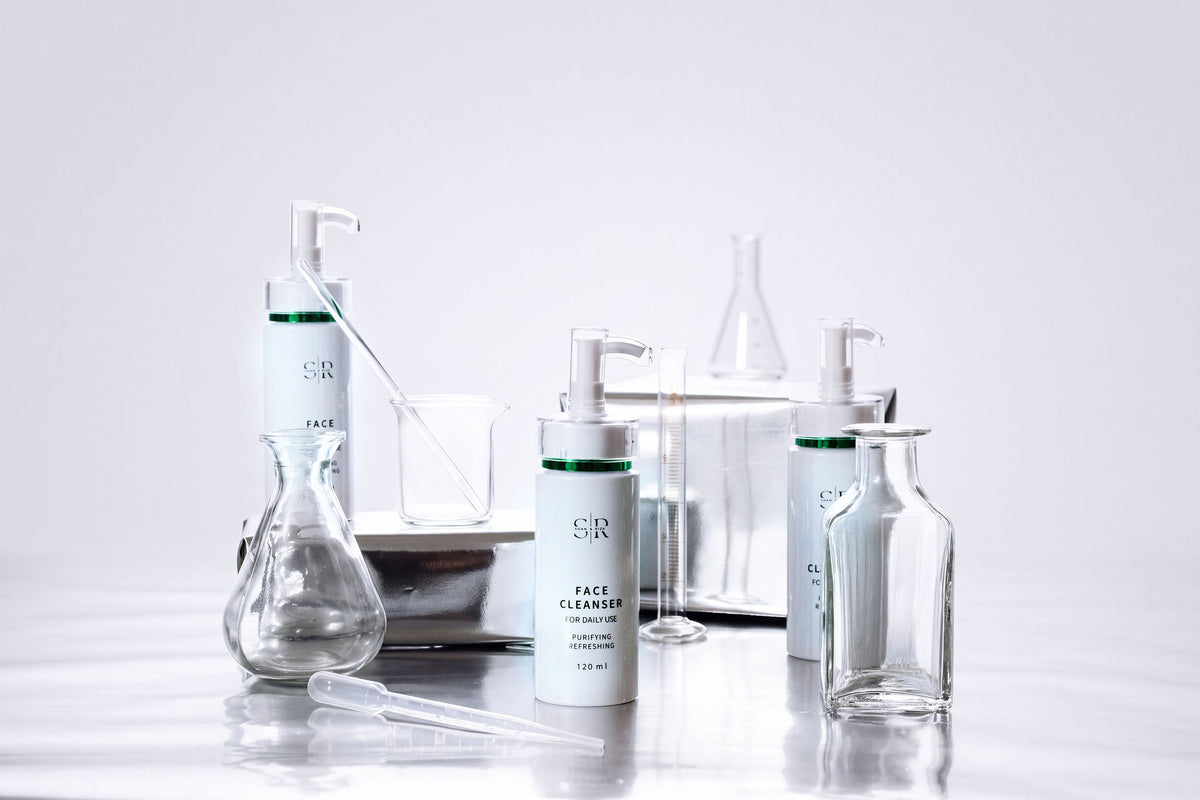 SR LUXE Face Cleanser — studio photography